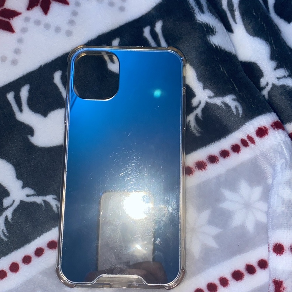 iPhone 11 case - Picture 3 of 3